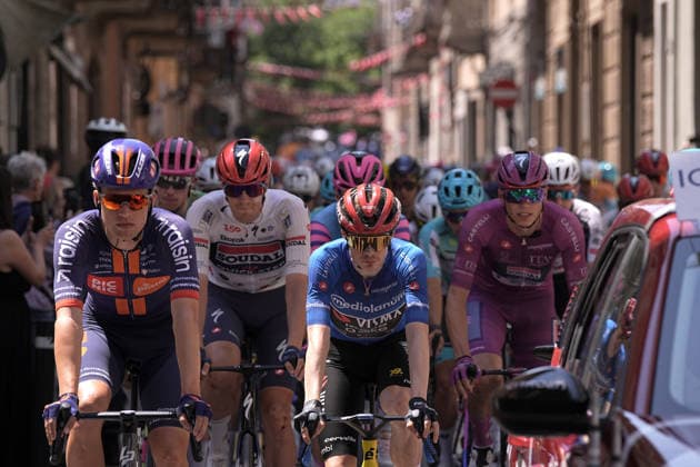 Denmark™s Jonas Vingegaard Hansen of Team Visma Lease A Bike (Azure jersey) during Stage 13 of the Giro d™Italia, from Alessandria to Verbania, Italy, Friday May 22, 2026.  Copyright: xMarcoxAlpozzi LaPressex