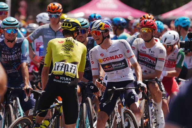 Start the race Italy™s Giulio Pellizzari of Red Bull - Bora - Hansgrohe (c) during Stage 13 of the Giro d™Italia, from Alessandria to Verbania, Italy, Friday, May 22, 2026.  Copyright: xMassimoxPaolone LaPressex