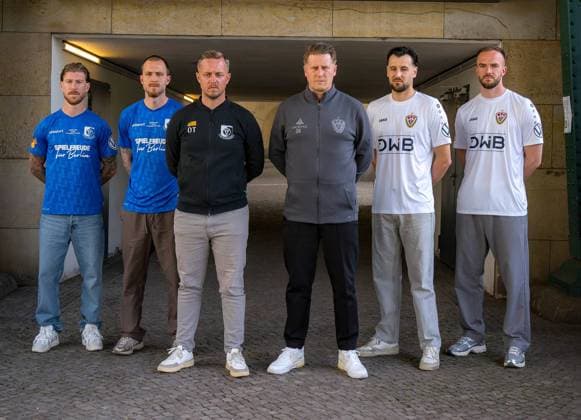 Soccer, men, season 2025 2026, COSY WASCH Berlin State Cup, media appointment before the final VSG Altglienicke BFC Dynamo, from left Philip Türpitz, Tim Rieder, coach Dan Twardzik all VSG Altglienicke , coach Sven Körner, Rufat Dadashov, Tobias Gunte all BFC Dynamo 27 04 2026, Copyright: xMatthiasxKochx