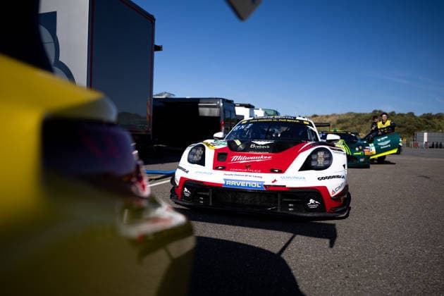 ADAC GT Masters, 3. + 4. Rennen Zandvoort 2026 41 Porsche 911 GT3 R (992), razoon - more than racing: C.Bönighausen, L.Pichler - picture by Gruppe C Photography Zandvoort Niederlander Copyright: xGruppexCxPhotographyx