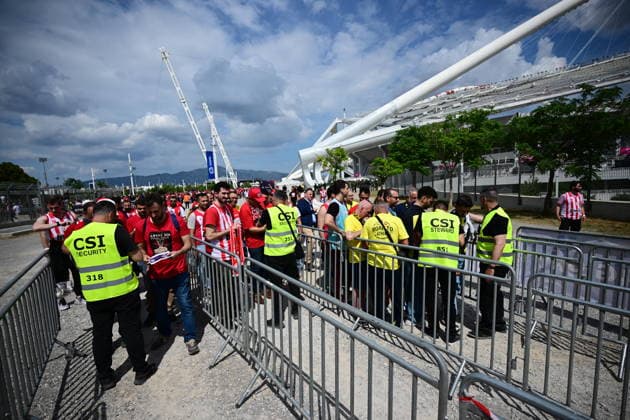 EuroLeague Basketball Final 4 - Semifinal A, Olympiacos Piraeus vs Fenerbahce Beko Istanbul - Fnas and security measures prior to the Euroleague Semifinal A basketball match between Olympiacos Piraeus and Fenerbahce Beko Istanbul held at Telekom Athens in Athens, Grecee, 22 May 2026. ATHENS Greece Copyright: xOnexInchxProductionsx 6979593