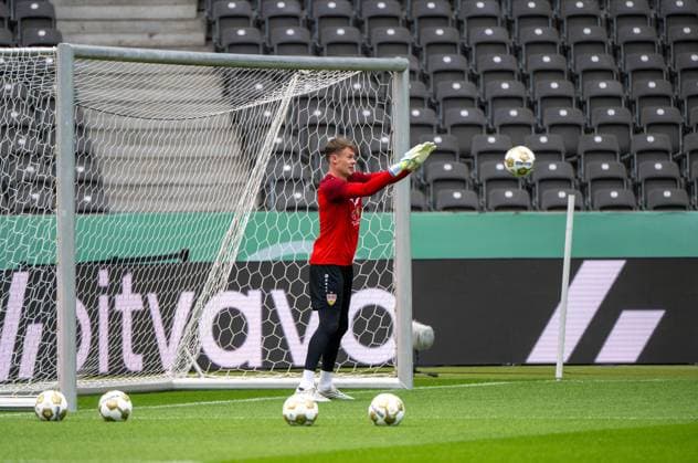 Soccer, men, season 2025 2026, 83 DFB Cup final, FC Bayern Munich VfB Stuttgart, training the day before, in the picture goalkeeper Alexander Nübel VfB Stuttgart , 22 05 2026, Copyright: xMatthiasxKochx