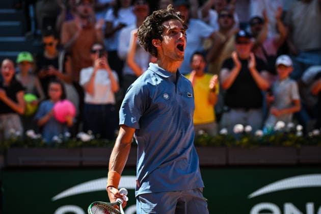May 22, 2026, Paris, France, France: Pierre-Hugues HERBERT of France celebrates his victory during the fifth qualifying day of the Roland-Garros 2026, French Open 2026, Grand Slam tennis tournament at Roland-Garros Stadium on May 22, 2026 in Paris, France. Roland Garros 2026 - Qualifying Day 5  - ZUMAm308 20260522_zsp_m308_037 Copyright: xMatthieuxMirvillex