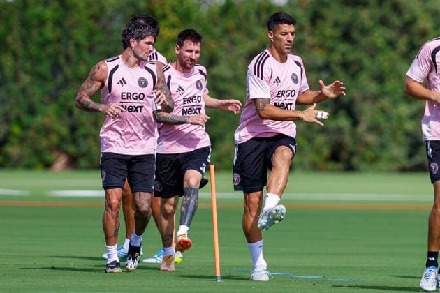 FORT LAUDERDALE, FL - MAY 22: Inter Miami forward Lionel Messi (10) (C), Inter Miami midfielder Rodrigo de Paul (7) (L) and Inter Miami forward Luis Suarez (9) (R) are seen during an Inter Miami Training Session at Florida Blue Training Center on May 22, 2026 in Fort Lauderdale, Florida. (Photo by Chris Arjoon Icon Sportswire) SOCCER: MAY 22 Inter Miami CF Training EDITORIAL USE ONLY Icon2605220010007