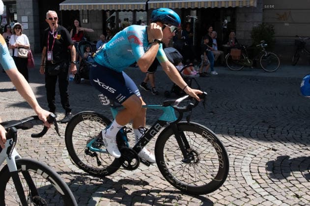 Photo by IPA ABACAPRESS.COM84969263 - Alberto Bettiol, XDS Astana Team at the start of 13th stage of Giro d Italia 2026 from Alessandria, Italy, on may 22, 2026 Verbania Italy  Copyright: xIPAxSport ABACAx
