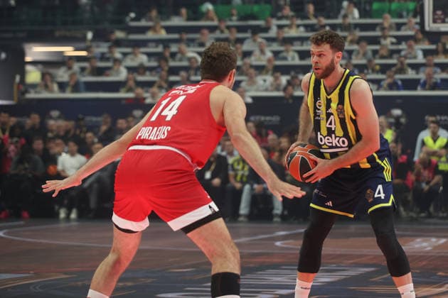EuroLeague Final Four: Olympiacos vs Fenerbahce Beko ATHENS, GREECE - MAY 22: Melli of Fenerbahce Beko in action against Vezenkov of Olympiacos during the EuroLeague Final Four match between Olympiacos vs Fenerbahce Beko at OAKA Arena in Athens, Greece, on May 22, 2026. Ayhan Mehmet Anadolu Athens Greece. Editorial use only. Please get in touch for any other usage.  Copyright: x2026xAnadoluxAyhanxMehmetx
