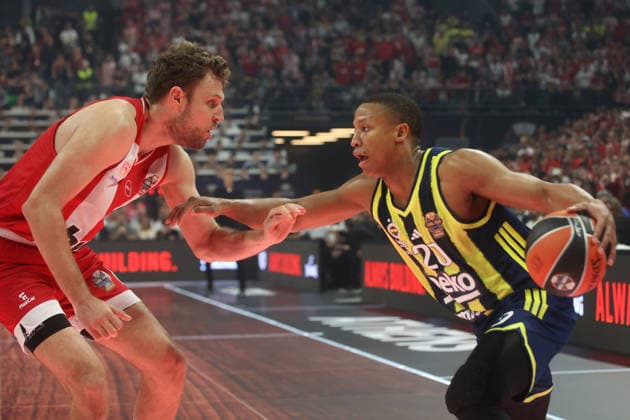 EuroLeague Final Four: Olympiacos vs Fenerbahce Beko ATHENS, GREECE - MAY 22: Devon Hall of Fenerbahce Beko in action during the EuroLeague Final Four match between Olympiacos vs Fenerbahce Beko at OAKA Arena in Athens, Greece, on May 22, 2026. Ayhan Mehmet Anadolu Athens Greece. Editorial use only. Please get in touch for any other usage.  Copyright: x2026xAnadoluxAyhanxMehmetx