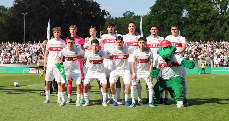 Berlin , Football final DFB Cup Juniors VfL Wolfsburg vs VfB Stuttgart , Team photo VfB Stuttgart