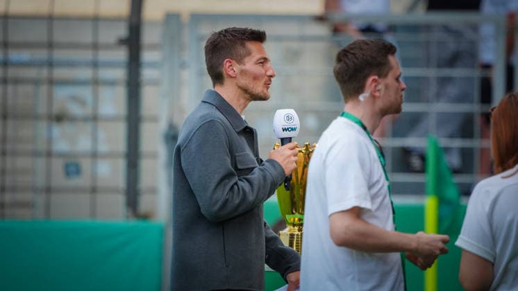 Soccer, A Juniors, Season 2025 2026, DFB Cup, Final, VfB Stuttgart U19 vs VfL Wolfsburg U19, Friday 22 05 2026, Karl Liebknecht Stadium Potsdam, In the picture Andi Lengenfelder presents the match live for Sky Brandenburg Germany