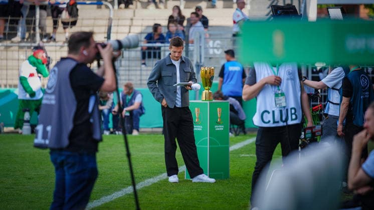 Soccer, A Juniors, Season 2025 2026, DFB Cup, Final, VfB Stuttgart U19 vs VfL Wolfsburg U19, Friday 22 05 2026, Karl Liebknecht Stadium Potsdam, In the picture Andi Lengenfelder presents the match on Sky Brandenburg Germany