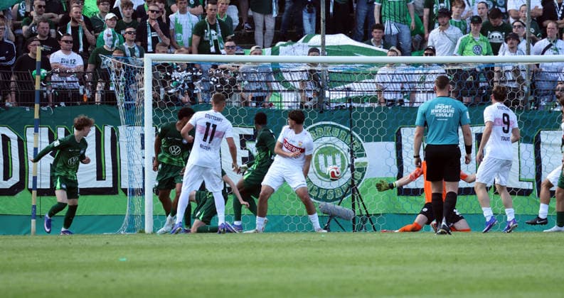 22 05 26 A Juniors DFB Cup Final 2026 U19 VfL Wolfsburg U19 VfB Stuttgart Germany, Potsdam, 22 05 2026, Football, Season 2025 2026, A Juniors DFB Cup Final 2026, U19 VfL Wolfsburg U19 VfB Stuttgart Mirza Catovic U19 VfB Stuttgart Goal 0 2 Catovic