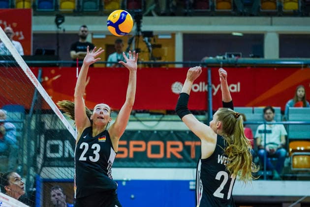 2026-05-22 Germany v France - Four Nations Cup APELDOORN, NETHERLANDS - MAY 22: Sarah Straube of Germany, Camilla Weitzel of Germany during the Four Nations Cup match between Germany and France at Omnisport on May 22, 2026 in Apeldoorn, Netherlands. Apeldoorn Omnisport Netherlands Content not available for redistribution in The Netherlands directly or indirectly through any third parties. Copyright: xAndrexWeeningx