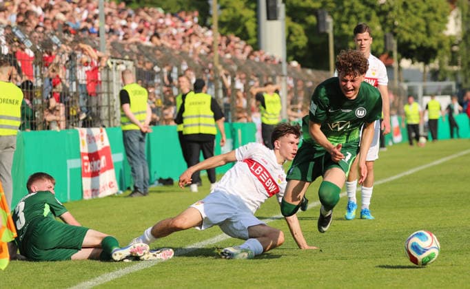 Berlin , soccer final DFB cup juniors VfL Wolfsburg vs VfB Stuttgart , center Neno Zezelj VfB