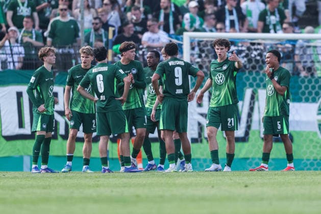 Soccer DFB Cup Junior Final VfL Wolfsburg U19 VfB Stuttgart U19 on 22 05 2026 at the Karl Liebknecht Stadium in Potsdam Wolfsburg players disappointed after the 0 2 by Mirza Catovic Stuttgart DFB regulations prohibit any use of photographs as image sequences and or quasi video xJRx