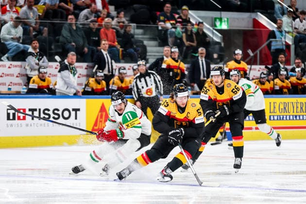 Ice hockey, Eishockey - IIHF WC 2026 ZURICH,SWITZERLAND,22.MAY.26 - ICE HOCKEY - IIHF Ice Hockey World Championship, WM, Weltmeisterschaft 2026, group stage, Germany vs Hungary. Image shows Bence Horvath (HUN) and Moritz Seider (GER).  GEPAxpictures xMaticxKlansek