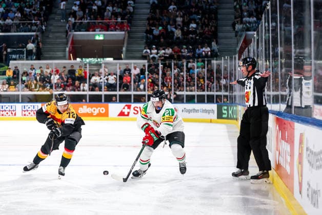 Ice hockey, Eishockey - IIHF WC 2026 ZURICH,SWITZERLAND,22.MAY.26 - ICE HOCKEY - IIHF Ice Hockey World Championship, WM, Weltmeisterschaft 2026, group stage, Germany vs Hungary. Image shows Dominik Kahun (GER) and Kristof Papp (HUN).  GEPAxpictures xMaticxKlansek