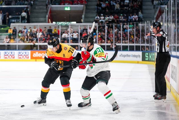 Ice hockey, Eishockey - IIHF WC 2026 ZURICH,SWITZERLAND,22.MAY.26 - ICE HOCKEY - IIHF Ice Hockey World Championship, WM, Weltmeisterschaft 2026, group stage, Germany vs Hungary. Image shows Dominik Kahun (GER) and Kristof Papp (HUN).  GEPAxpictures xMaticxKlansek