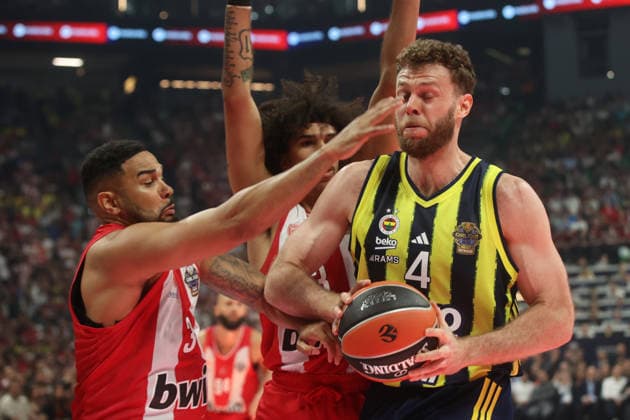 EuroLeague Final Four: Olympiacos vs Fenerbahce Beko ATHENS, GREECE - MAY 22: Nicolo Melli (4) of Fenerbahce Beko in action against Tyson Ward (3) of Olympiacos during the EuroLeague Final Four match between Olympiacos vs Fenerbahce Beko at OAKA Arena in Athens, Greece, on May 22, 2026. Ayhan Mehmet Anadolu Athens Greece. Editorial use only. Please get in touch for any other usage.  Copyright: x2026xAnadoluxAyhanxMehmetx