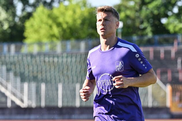Relegation Regionalliga Bayern TSV Schwaben Augsburg SV Kirchanschöring 22 05 2026 AUGSBURG, GERMANY 22 MAY in the picture Matthias OSTRZOLEK TSV Schwaben Augsburg 6 Single photo cropped during the match between TSV Schwaben Augsburg and SV Kirchanschöring in the second leg of the relegation to the Regionalliga Bayern in the Rosenaustadion Copyright: xBEAUTIFULxSPORTS Goldbergx