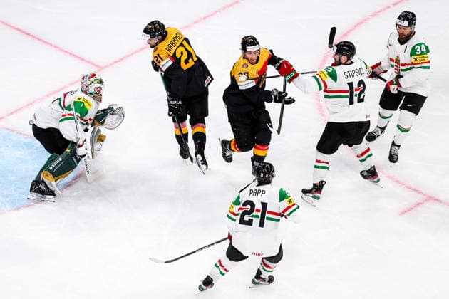 Ice hockey, Eishockey - IIHF WC 2026 ZURICH,SWITZERLAND,22.MAY.26 - ICE HOCKEY - IIHF Ice Hockey World Championship, WM, Weltmeisterschaft 2026, group stage, Germany vs Hungary. Image shows Bence Balizs (HUN), Nicolas Krammer (GER), Leon Huttl (GER) and Bence Stipsicz (HUN).  GEPAxpictures xMaticxKlansek