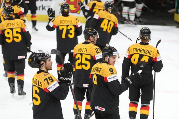 22 05 2026 Swiss Life Arena Zurich , SWITZERLAND, Mens Ice Hockey IIHF World Championship Zurich 2026 Group A GER HUN Final cheer Samuel Dove McFalls and Leon Gawanke GER