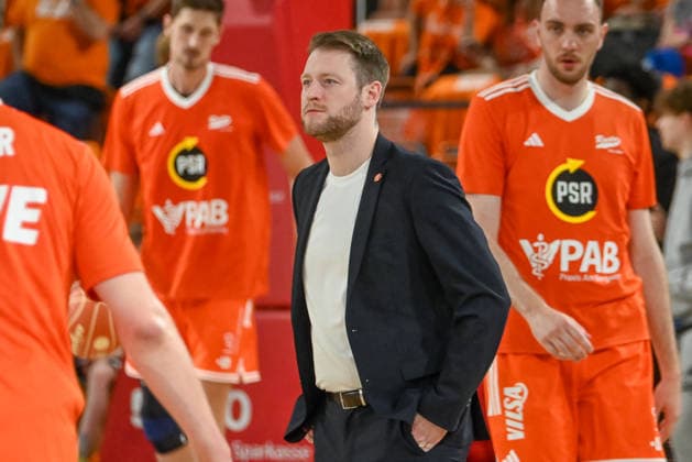 Marius Graf RASTA Vechta, Assistant Coach RASTA Vechta vs ALBA Berlin, easyCredit Basketball Bundesliga, Play Off, Season 2025 2026, 22 05 2026, RASTA Vechta vs ALBA Berlin, easyCredit Basketball Bundesliga, Play Off, Season 2025 2026, 22 05 2026 Vechta Copyright: xEibner-Pressefoto RobertxGertzenx EP_RGN
