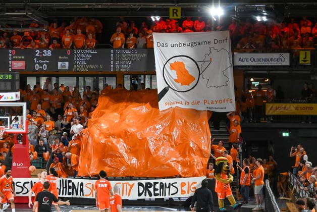 Choreography RASTA Vechta RASTA Vechta vs ALBA Berlin, easyCredit Basketball Bundesliga, Play Off, Season 2025 2026, 22 05 2026, RASTA Vechta vs ALBA Berlin, easyCredit Basketball Bundesliga, Play Off, Season 2025 2026, 22 05 2026 Vechta Copyright: xEibner-Pressefoto RobertxGertzenx EP_RGN