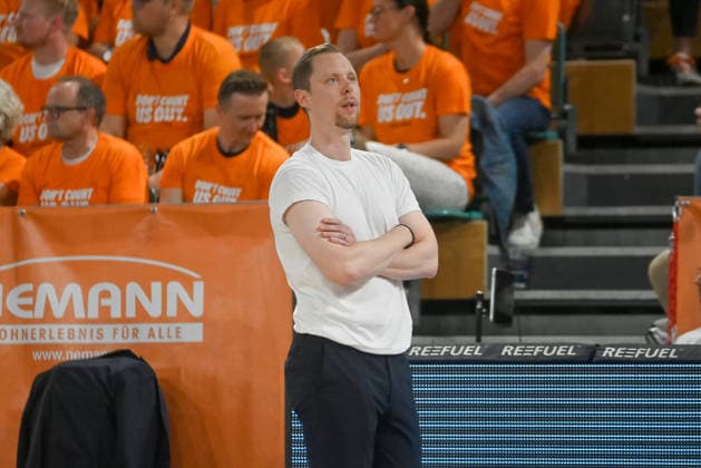 Christian Held RASTA Vechta, Coach pensive RASTA Vechta vs ALBA Berlin, easyCredit Basketball Bundesliga, Play Off, Season 2025 2026, 22 05 2026, RASTA Vechta vs ALBA Berlin, easyCredit Basketball Bundesliga, Play Off, Season 2025 2026, 22 05 2026 Vechta Copyright: xEibner-Pressefoto RobertxGertzenx EP_RGN