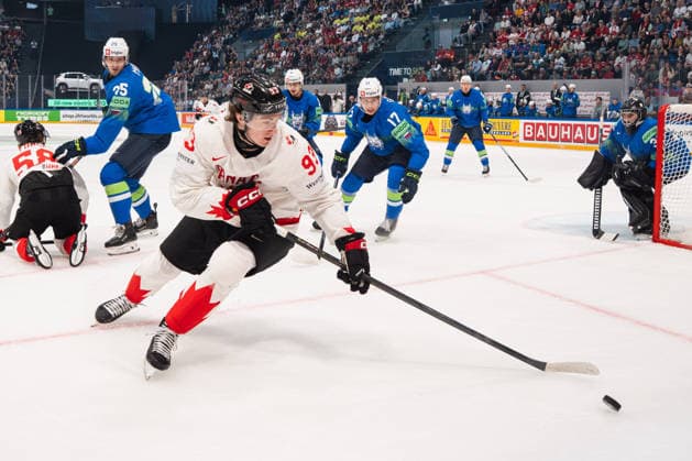 FRIBOURG, FRIBOURG - MAY 22: Fraser Minten of Canada during the 2026 IIHF World Championship, WM, Weltmeisterschaft Preliminary Round Group B match between Canada and Slovenia at BCF Arena on May 22, 2026 in Fribourg, Fribourg, Switzerland.  Copyright: xLivioxBaeriswylx xSPPx Sportspressphoto_SPR151882