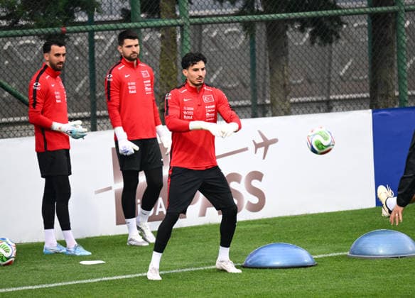Turkish National Football Team training session ISTANBUL, TURKIYE - MAY 22: Turkish National Football Team player Ugurcan Cakir attends the training session, under the lead of head coach Vincenzo Montella, ahead of the 2026 FIFA World Cup, WM, Weltmeisterschaft, Fussball at Hasan Dogan National Teams Camp and Training Facilities in Istanbul, Turkiye on May 22, 2026. Elif Ozturk Anadolu Istanbul Turkey. Editorial use only. Please get in touch for any other usage.  Copyright: x2026xAnadoluxElifxOzturkx