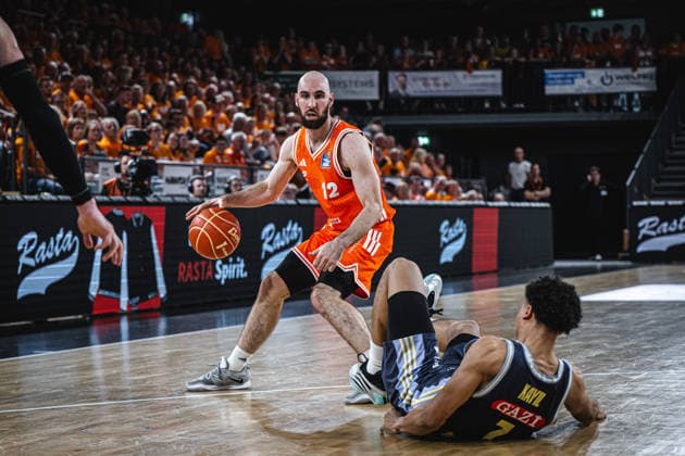 1 Basketball Bundesliga, easyCredit BBL, Season 2025 2026, Men, Playoffs, Quarterfinals, Game 3, 22 05 2026, RASTA Vechta ALBA Berlin Tommy Kuhse 12 RASTA Vechta in action Vechta RASTA Dome Lower Saxony Germany