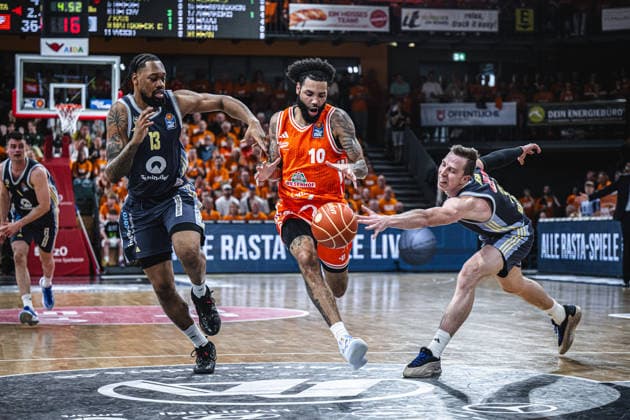1 Basketball Bundesliga, easyCredit BBL, Season 2025 2026, Men, Playoffs, Quarterfinals, Game 3, 22 05 2026, RASTA Vechta ALBA Berlin Tevin Brown 10 RASTA Vechta in action Vechta RASTA Dome Lower Saxony Germany