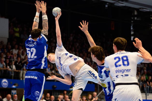 Niels Gerardus Versteijnen TBV Lemgo Lippe, 25 from distance Justin Kurch ThSV Eisenach, 52 , Stephan Seitz ThSV Eisenach, 44 , Hendrik Wagner TBV Lemgo Lippe, 28 GER, ThSV Eisenach vs TBV Lemgo Lippe, 1 Daikin Handballbundesliga, Handball, 32 Matchday, Season 2025 2026, 22 05 2026 GER, ThSV Eisenach vs TBV Lemgo Lippe, 1 Daikin Handballbundesliga, Handball, 32 Matchday, Season 2025 2026, 22 05 2026 Eisenach Copyright: xEibner-Pressefoto MartinxHerbstx EP_MHT