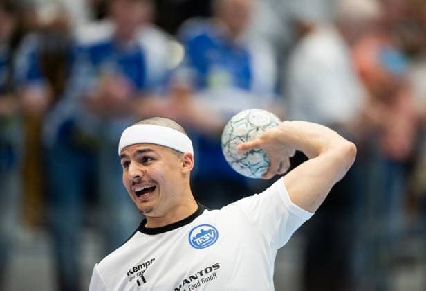 DAIKIN HBL HANDBALL MEN 1 BL 32 GAME DAY THSV EISENACH TBV LEMGO LIPPE FOR EDITORIAL PURPOSES ONLY p 22 05 2026 Eisenach DAIKIN HBL Handball 1 Bundesliga Herren Saison 2025 2026 32 Spieltag Werner Assmann Halle ThSV Eisenach TBV Lemgo Lippe im Foto Gian Attenhofer 11 ThSV Eisenach mit neuem Haarschnitt Deutschland Thüringen Eisenach Copyright SaschaxFromm Copyright: SaschaxFromm doc85yjrijgaaq12j8gonqv ,EDITORIAL USE ONLY Copyright: SaschaxFromm