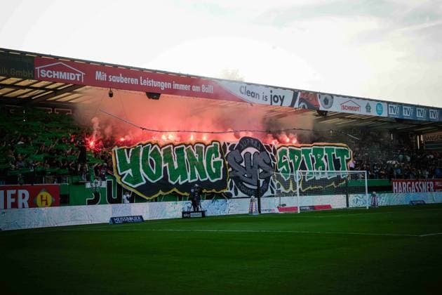 22 05 2026, Ried im Innkreis, AUT, On the road in Upper Austria, SV Oberbank Ried Rapid Wien, Austrian Football League, ADMIRAL Bundesliga, in the picture fans, Bengal Fire, Ried,