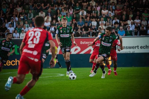 22 05 2026, Ried im Innkreis, AUT, On the road in Upper Austria, SV Oberbank Ried Rapid Vienna, Austrian Football League, ADMIRAL Bundesliga, in the picture Nikki Havenaar Ried , Petter Noaskhare Dahl, Rapid, Ante Bajic, Ried,