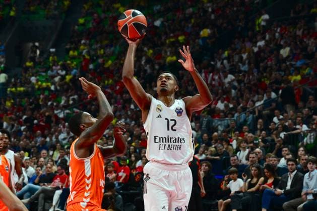 Valencia Basket v Real Madrid Euroleague Final Four Theo Maledon of Real Madrid during the Euroleague match, Final Four Semifinal between Valencia Basket v Real Madrid played at ATHENS Telekom Center Athens Stadium on May 22nd 2026 in Athens Greece Athens Greece Basketball Copyright: xAgenciaxLOFx