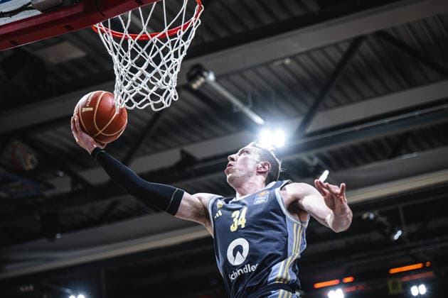 1 Basketball Bundesliga, easyCredit BBL, Season 2025 2026, Men, Playoffs, Quarterfinals, Game 3, 22 05 2026, RASTA Vechta ALBA Berlin Justin Bean 34 ALBA BERLIN at the basket Vechta RASTA Dome Lower Saxony Germany