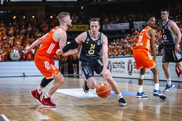 1 Basketball Bundesliga, easyCredit BBL, Season 2025 2026, Men, Playoffs, Quarterfinals, Game 3, 22 05 2026, RASTA Vechta ALBA Berlin Justin Bean 34 ALBA BERLIN in action Vechta RASTA Dome Lower Saxony Germany