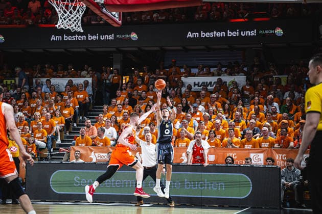 1 Basketball Bundesliga, easyCredit BBL, Season 2025 2026, Men, Playoffs, Quarterfinals, Game 3, 22 05 2026, RASTA Vechta ALBA Berlin Martin Hermannsson 15 ALBA BERLIN at Jumpshot Vechta RASTA Dome Lower Saxony Germany