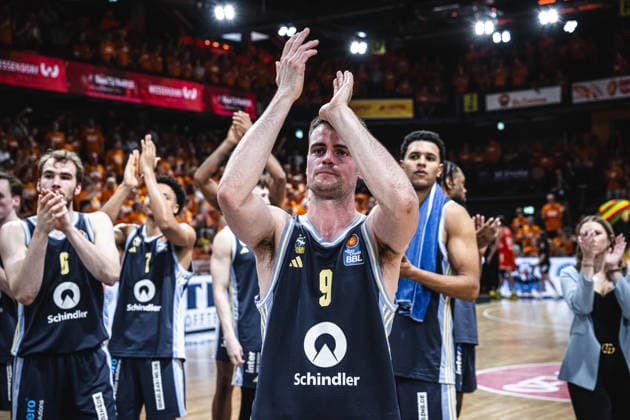 1 Basketball Bundesliga, easyCredit BBL, Season 2025 2026, Men, Playoffs, Quarterfinals, Game 3, 22 05 2026, RASTA Vechta ALBA Berlin Jonas Mattisseck 9 ALBA BERLIN after the game Vechta RASTA Dome Lower Saxony Germany