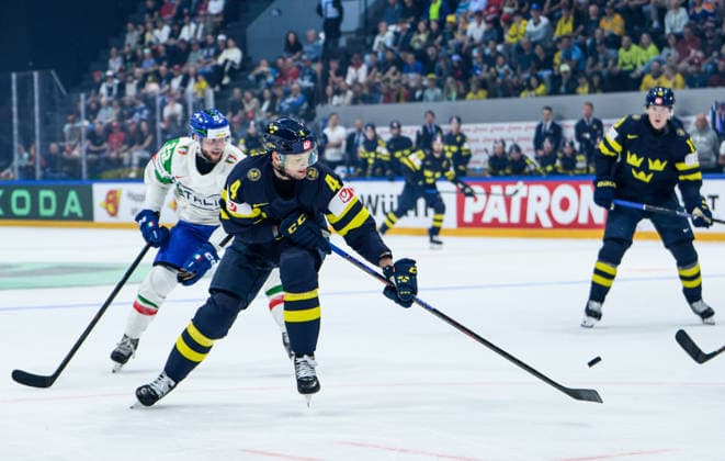 260522 Jacob Larsson of Sweden during the 2026 IIHF Ice Hockey World Championship match between Sweden and Italy on May 22, 2026 in Fribourg Photo Jesper Zerman BILDBYRAN kod JZ JZ0726 ishockey ice hockey ishockey vm 2026 vm 2026 iihf world championship sverige sweden italien italy bbeng  Copyright: JESPERxZERMAN BB260522JZ103