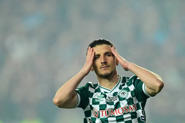 Trabzonspor v TUMOSAN Konyaspor - Turkish Cup Final ANTALYA, TURKIYE - MAY 22: Enis Bardhi (10) of TUMOSAN Konyaspor gestures during Turkish Cup final between Trabzonspor and TUMOSAN Konyaspor at Corendon Airlines Park Antalya Stadium in Antalya, Turkiye on May 22, 2026. Orhan Cicek Anadolu Antalya Turkey. Editorial use only. Please get in touch for any other usage.  Copyright: x2026xAnadoluxOrhanxCicekx