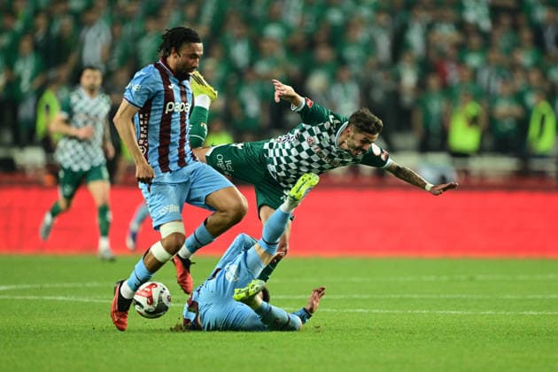 Trabzonspor v TUMOSAN Konyaspor - Turkish Cup Final ANTALYA, TURKIYE - MAY 22: Jabol (L) of Trabzonspor in action against Diogo Goncalves (C) of TUMOSAN Konyaspor during Turkish Cup final between Trabzonspor and TUMOSAN Konyaspor at Corendon Airlines Park Antalya Stadium in Antalya, Turkiye on May 22, 2026. Orhan Cicek Anadolu Antalya Turkey. Editorial use only. Please get in touch for any other usage.  Copyright: x2026xAnadoluxOrhanxCicekx
