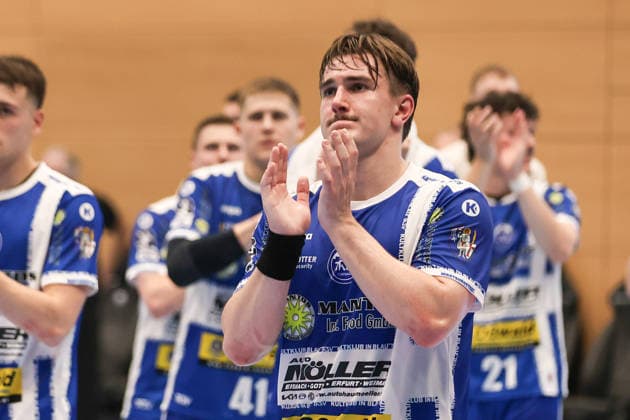 2026 05 22, xkwix, Handball, HBL, ThSV Eisenach TBV Lemgo Lippe, Werner Aßmann Halle, 32 Spieltag, Saison 2025 2026 Felix Aellen ThSV Eisenach 22 claps to the fans despite defeat Photo xKamilxWilkowskixPressefotoKochx Thüringen Germany