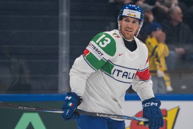 FRIBOURG, FRIBOURG - MAY 22: Daniel Mantenuto of Italy during the 2026 IIHF World Championship, WM, Weltmeisterschaft Preliminary Round Group B match between Sweden and Italy at BCF Arena on May 22, 2026 in Fribourg, Fribourg, Switzerland.  Copyright: xLivioxBaeriswylx xSPPx Sportspressphoto_SPR151979