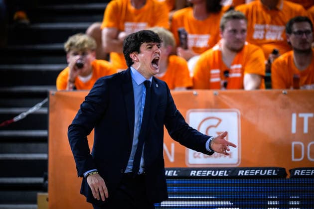 22 05 2026, Rasta Dome, Vechta Basketball, easyCredit Bundesliga, Playoffs quarterfinals, Rasta Vechta vs ALBA Berlin Pedro Calles Coach Headcoach Berlin