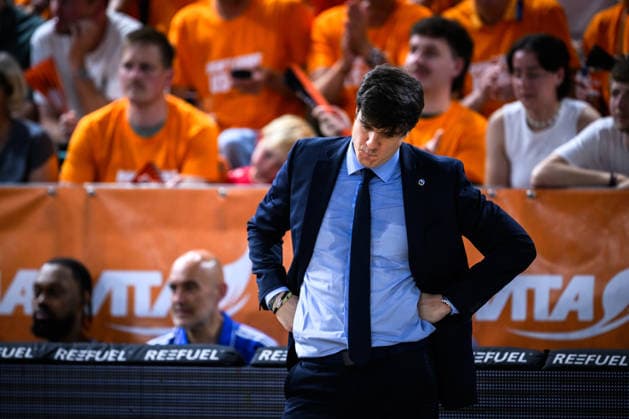 22 05 2026, Rasta Dome, Vechta Basketball, easyCredit Bundesliga, Playoffs quarterfinals, Rasta Vechta vs ALBA Berlin Pedro Calles Coach Headcoach Berlin disappointed disappointed sad