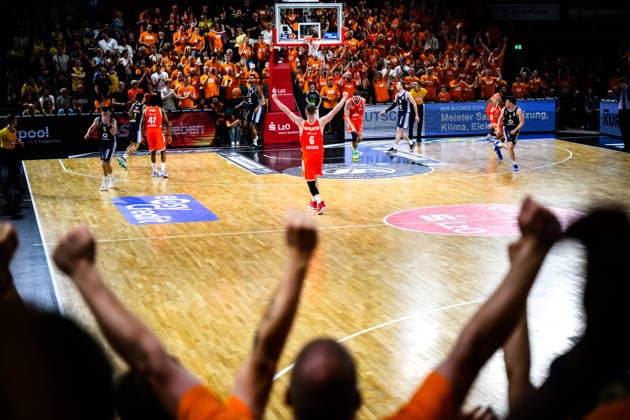 22 05 2026, Rasta Dome, Vechta Basketball, easyCredit Bundesliga, Playoffs quarter-finals, Rasta Vechta vs ALBA Berlin Vechta cheers in victory