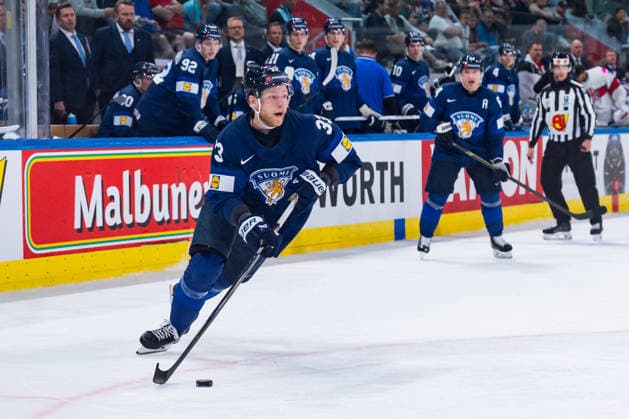 ZURICH, SWITZERLAND - MAY 22: Nikolas Matinpalo (Finland, 33) during build-up play during the Preliminary Round - Group A Match 35 between Finland and Great Britain at the IIHF Ice hockey, Eishockey World Championship, WM, Weltmeisterschaft 2026, Swiss Life Arena on May 22, 2026 in Zurich, Switzerland. Zurich Switzerland Copyright: xTimoxSteinx